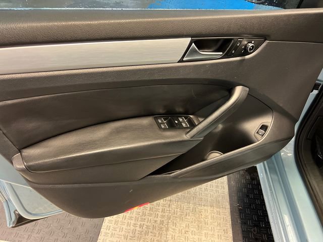 Used 2012 Volkswagen Passat 2.5 SE FWD image 7