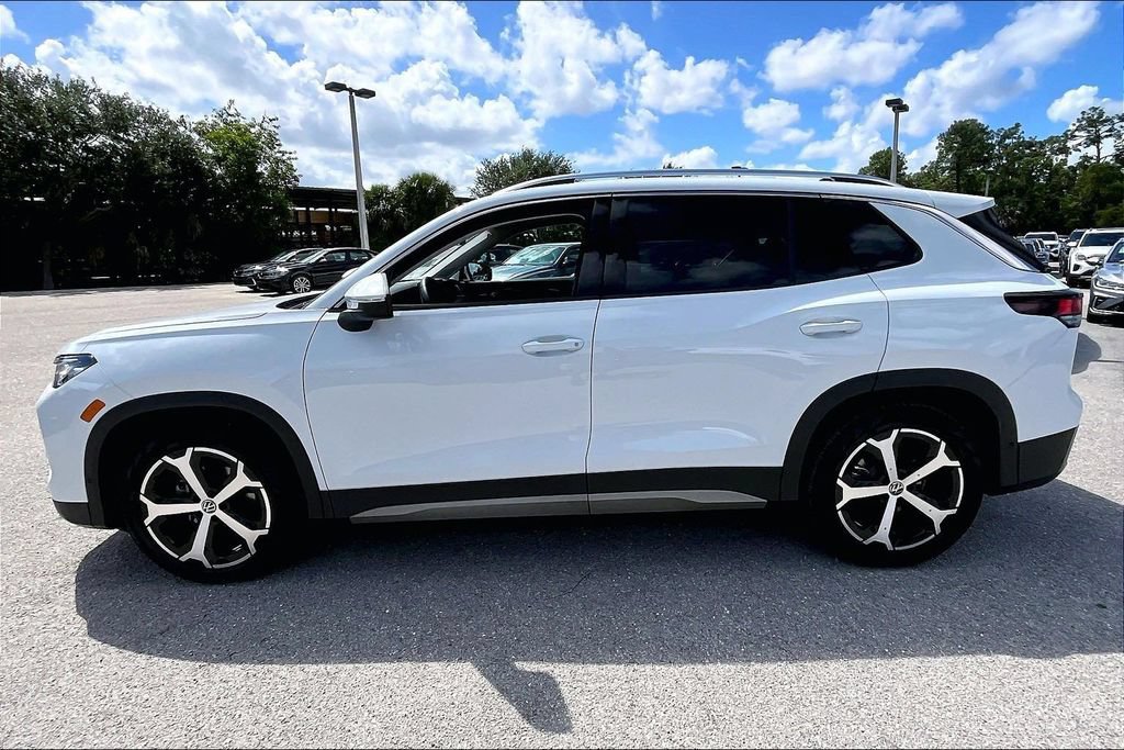 Certified 2026 Volkswagen Tiguan SE w/ Panoramic Sunroof Package FWD image 8