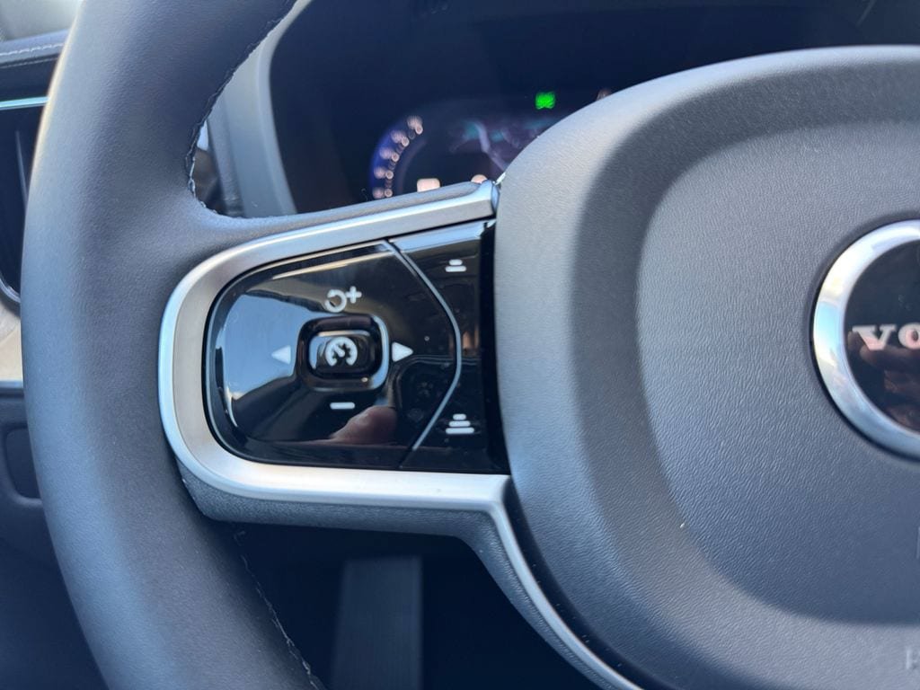 New 2026 Volvo XC60 B5 Ultra w/ Protection Package Premier AWD/4WD image 14