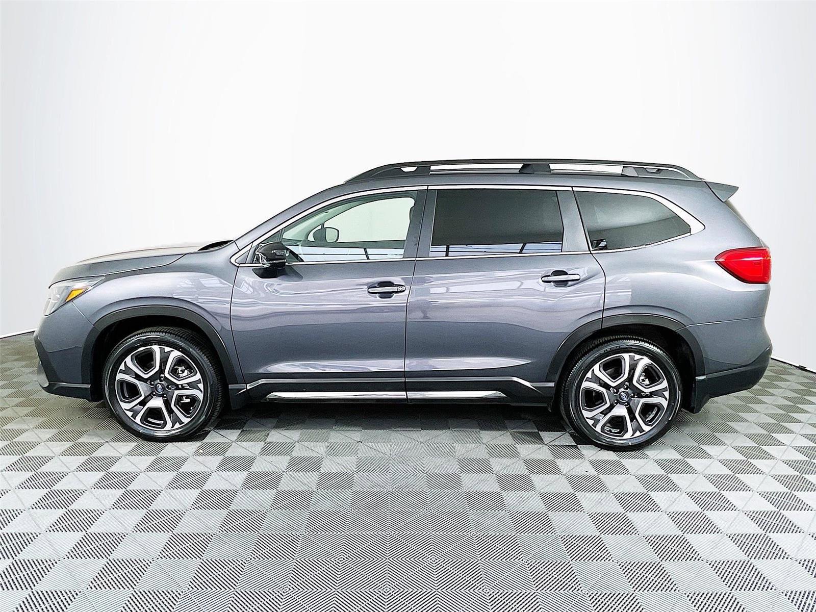 Certified 2025 Subaru Ascent Limited image 4