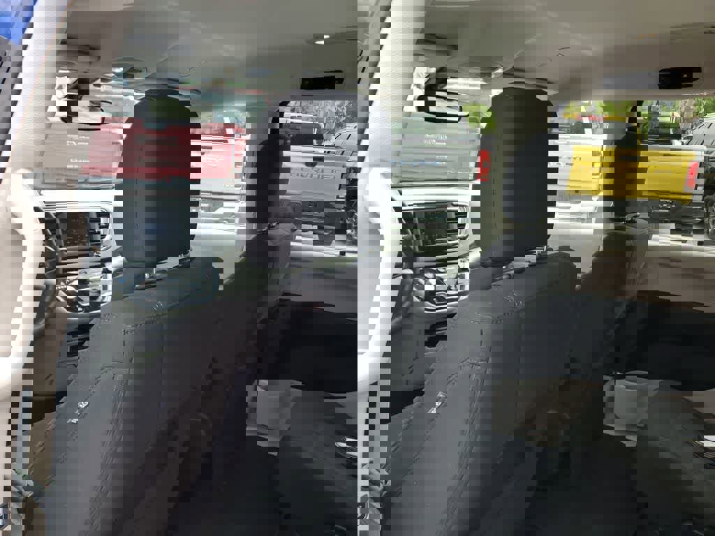 Used 2020 Chrysler Pacifica Touring w/ Tire & Wheel Group image 10