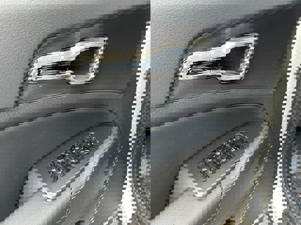 New 2026 Kia Sportage EX w/ EX Panoramic Sunroof Package image 18