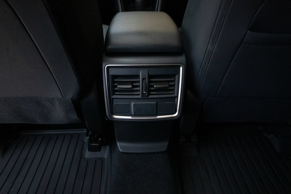 Used 2024 Subaru Forester Premium AWD/4WD image 17