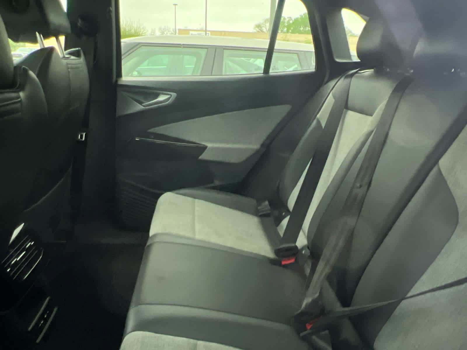 Used 2025 Volkswagen ID.4 Pro AWD/4WD image 5
