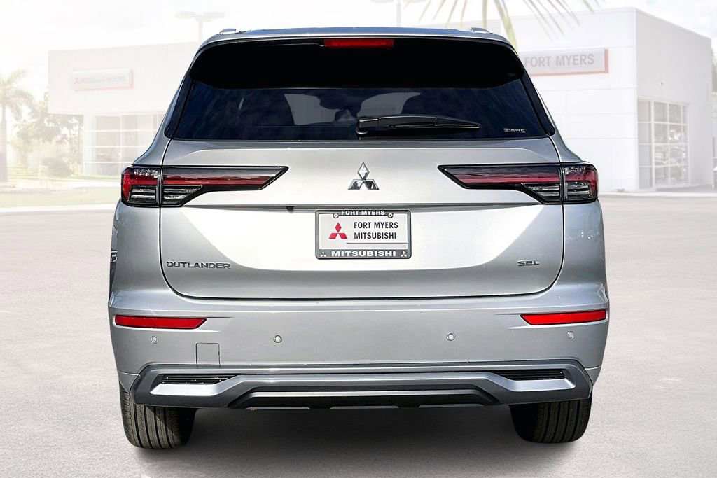 New 2026 Mitsubishi Outlander SEL image 4