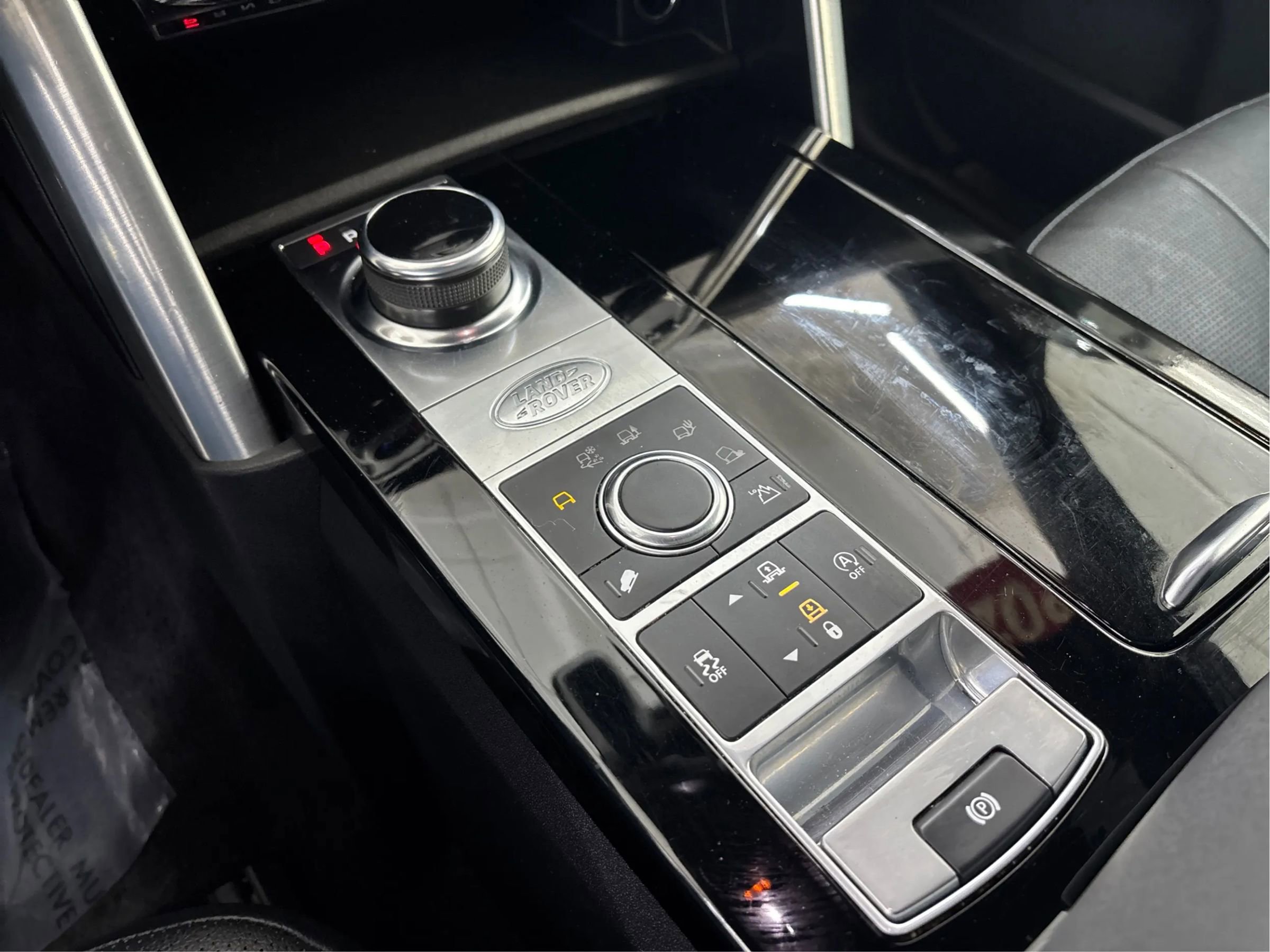 Used 2020 Land Rover Discovery HSE image 48