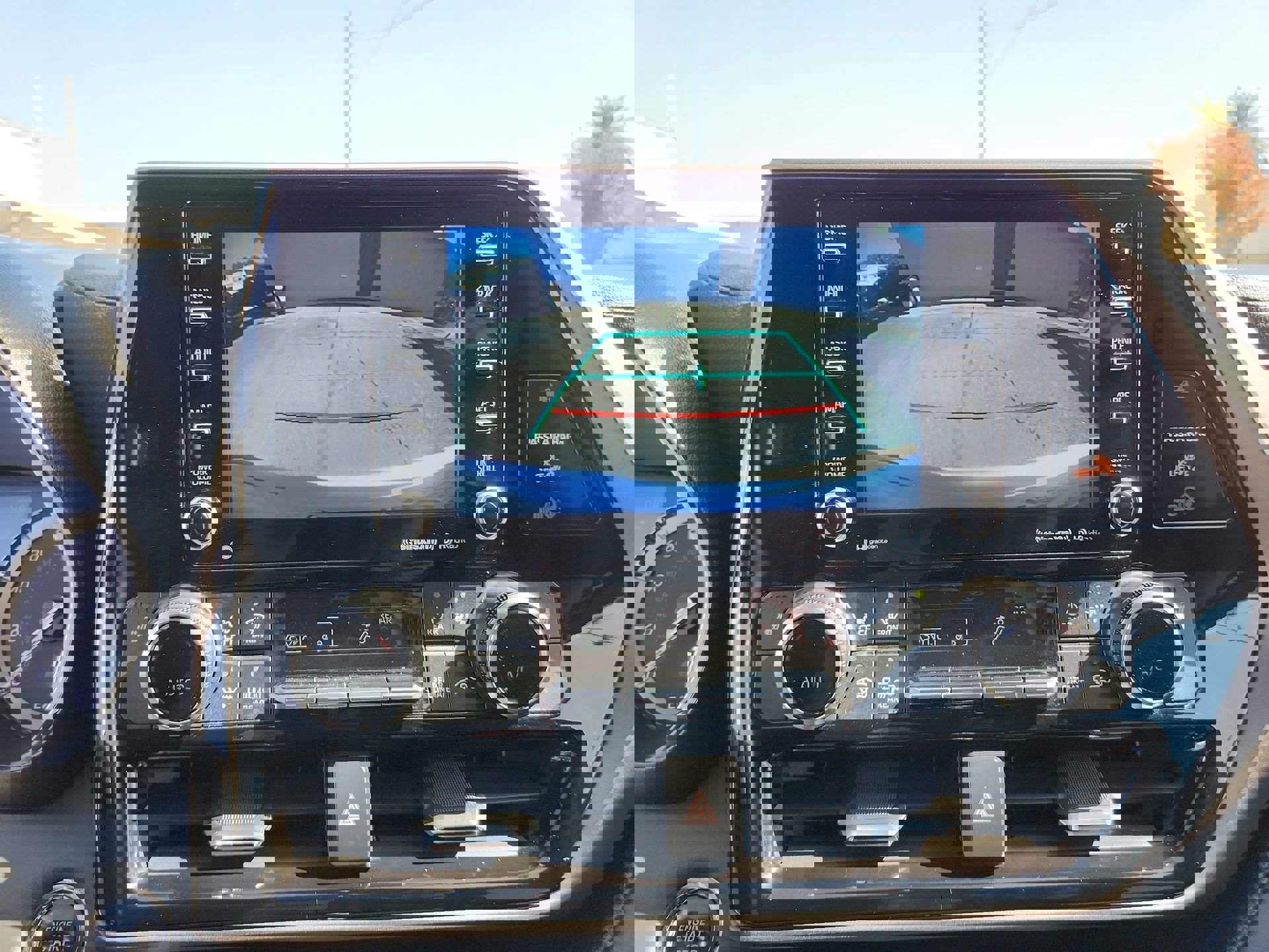 Used 2022 Toyota Highlander XLE image 24