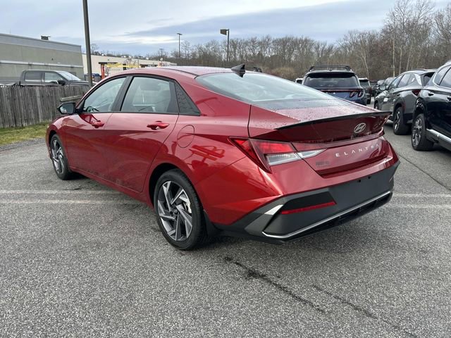 Used 2025 Hyundai Elantra Sport image 5