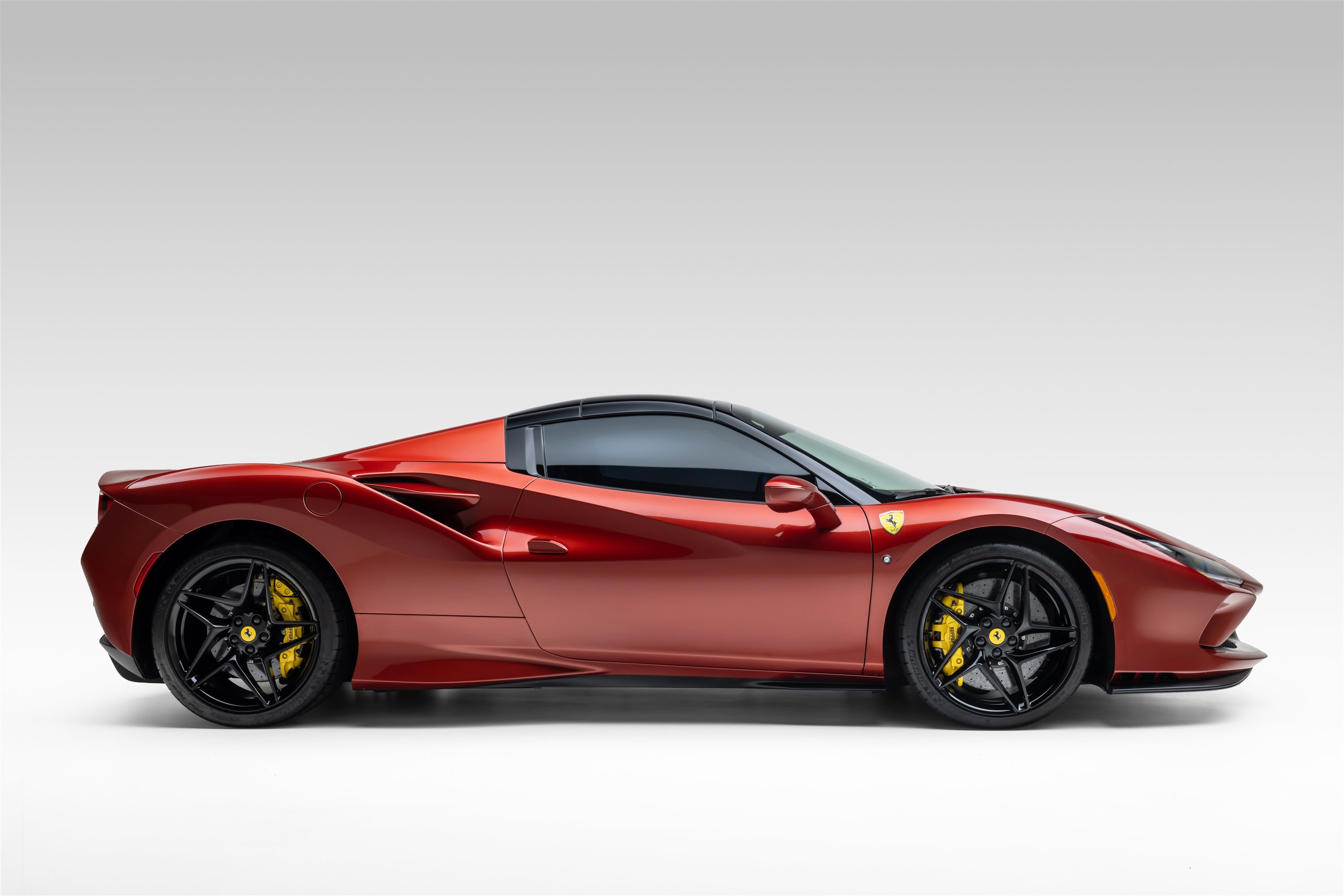 Certified 2022 Ferrari F8 Tributo RWD image 7