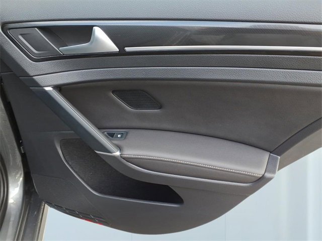 Used 2019 Volkswagen Golf R 4-Door image 11