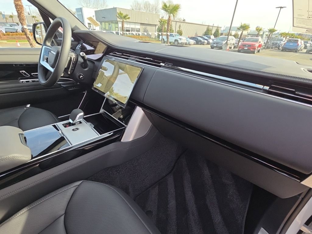 New 2026 Land Rover Range Rover Long Wheelbase SE AWD/4WD image 20