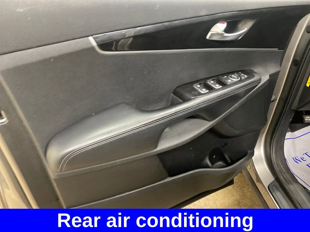 Used 2016 Kia Sorento EX w/ EX Premium Package image 8