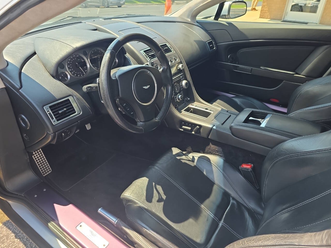 Used 2009 Aston Martin V8 Vantage Roadster RWD image 15
