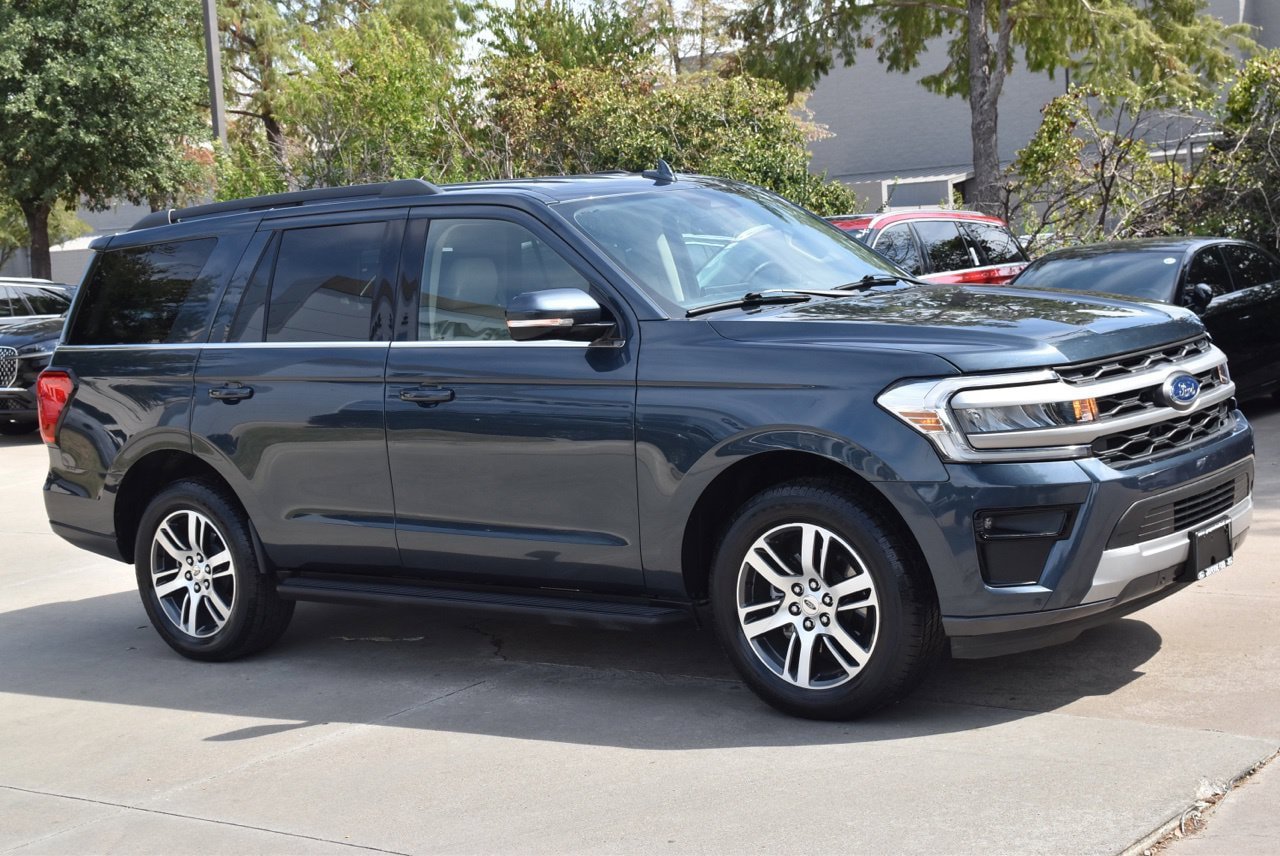 Used 2024 Ford Expedition XLT RWD image 5