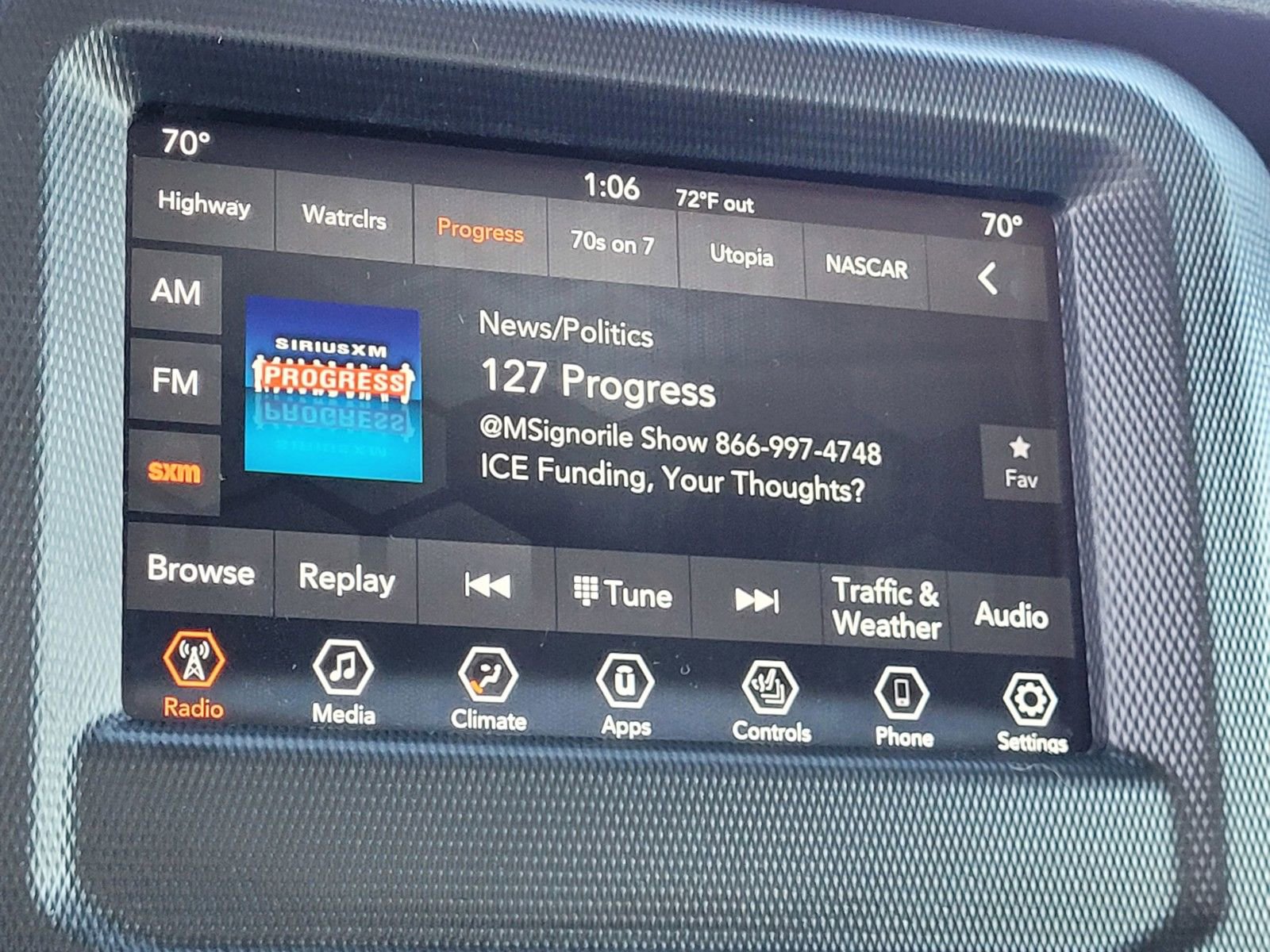 Used 2022 Jeep Gladiator Sport image 14