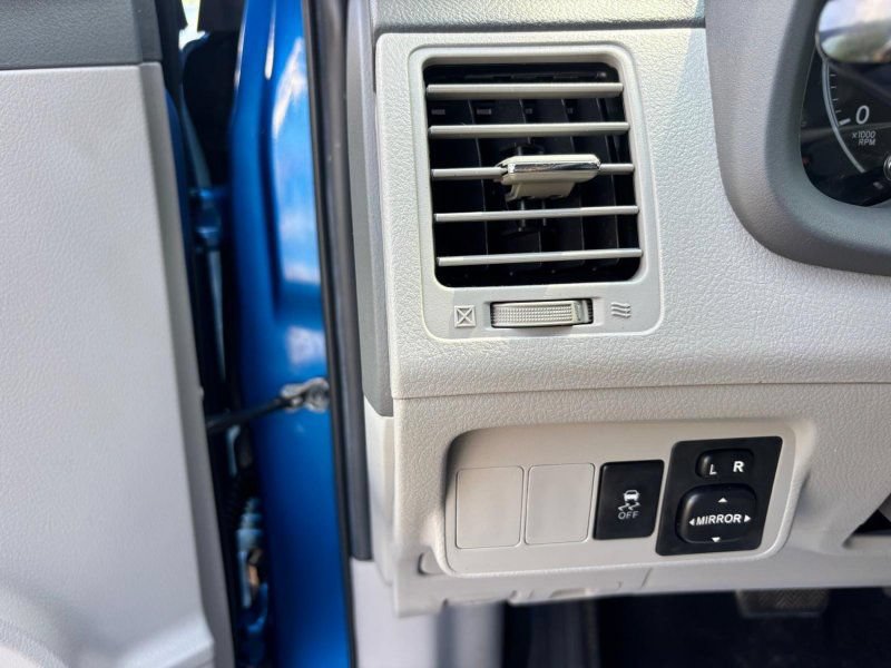Used 2010 Toyota Corolla LE w/ All Weather Guard Pkg FWD image 13