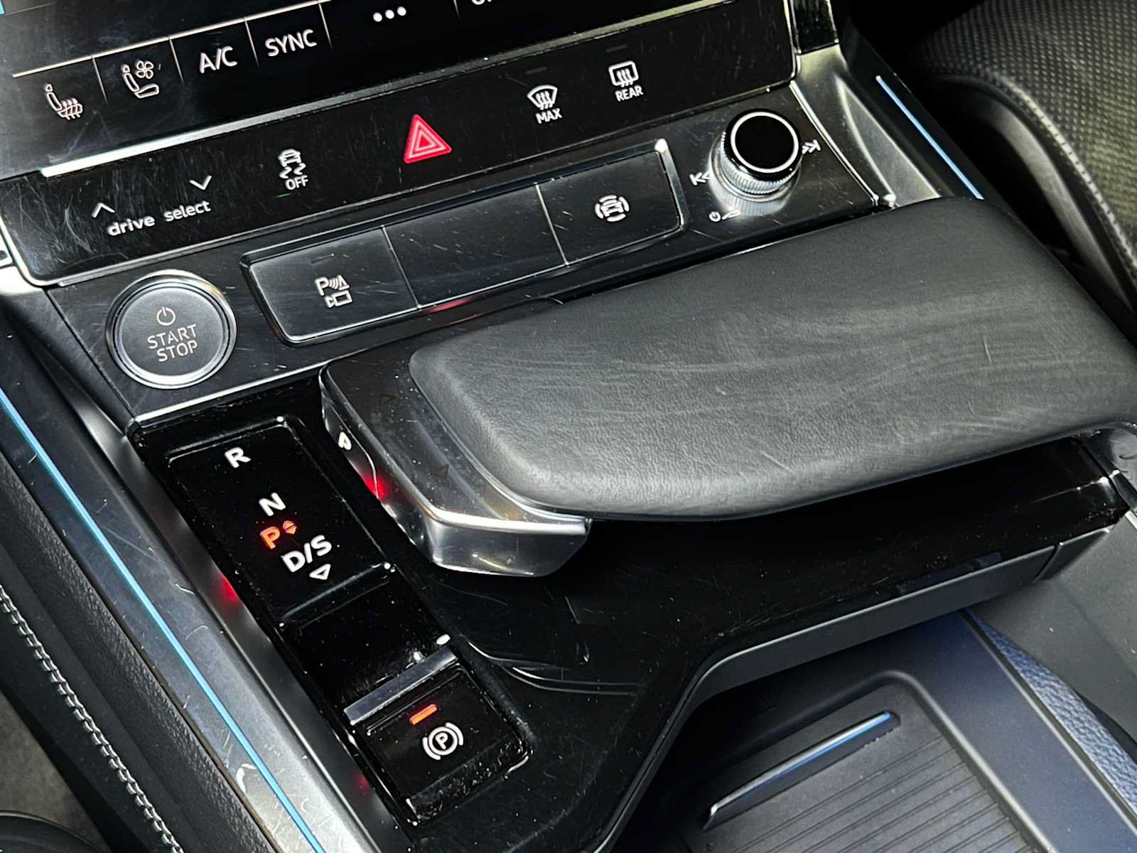 Used 2019 Audi e-tron Prestige w/ Prestige Package AWD/4WD image 45