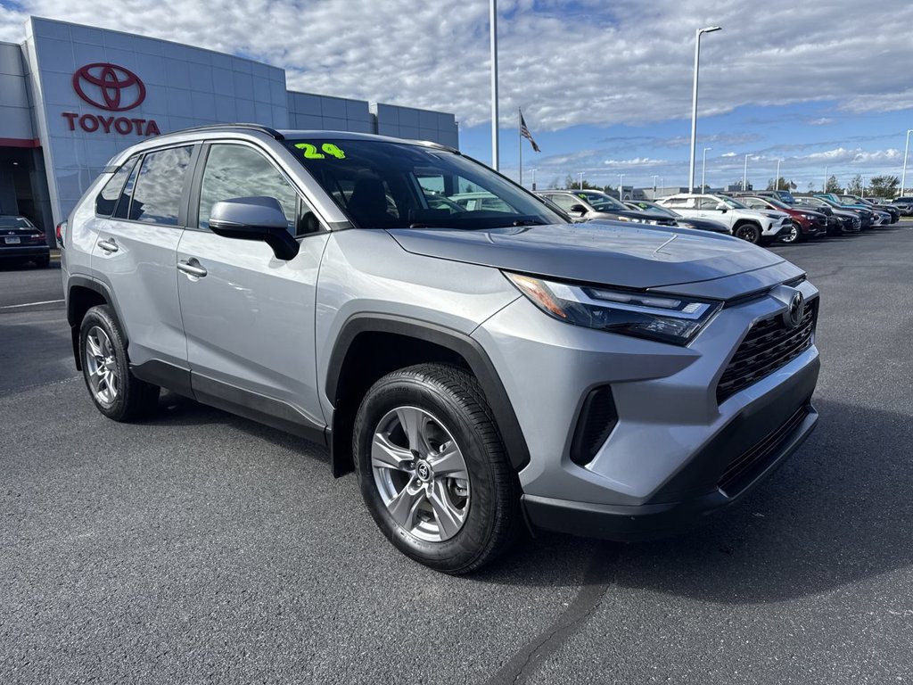Used 2024 Toyota RAV4 XLE w/ Convenience Package AWD/4WD image 2