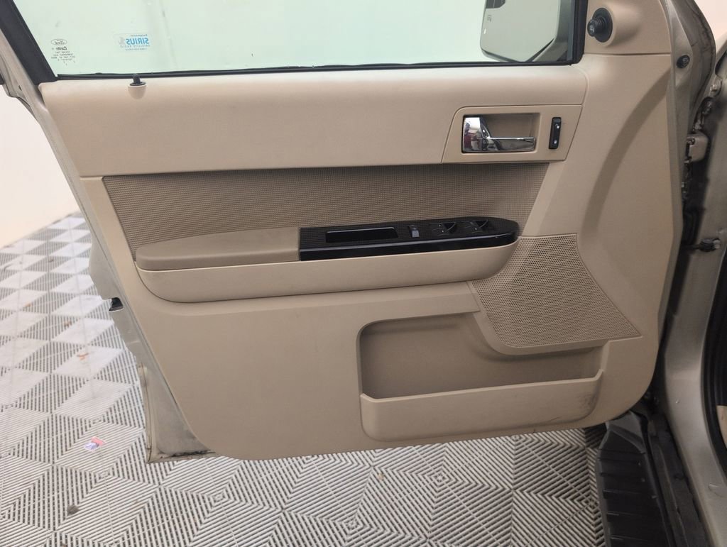 Used 2012 Ford Escape Limited image 29