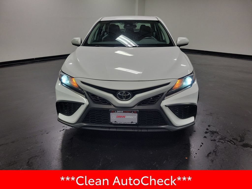 Used 2024 Toyota Camry SE FWD image 3