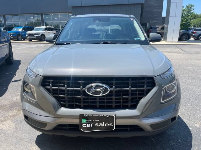 Used 2021 Hyundai Venue SE FWD image 2