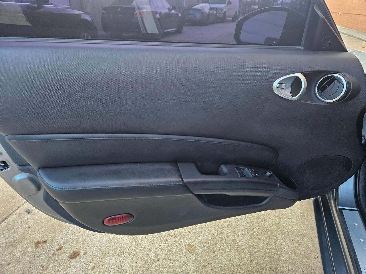 Used 2006 Nissan 350Z Touring image 16