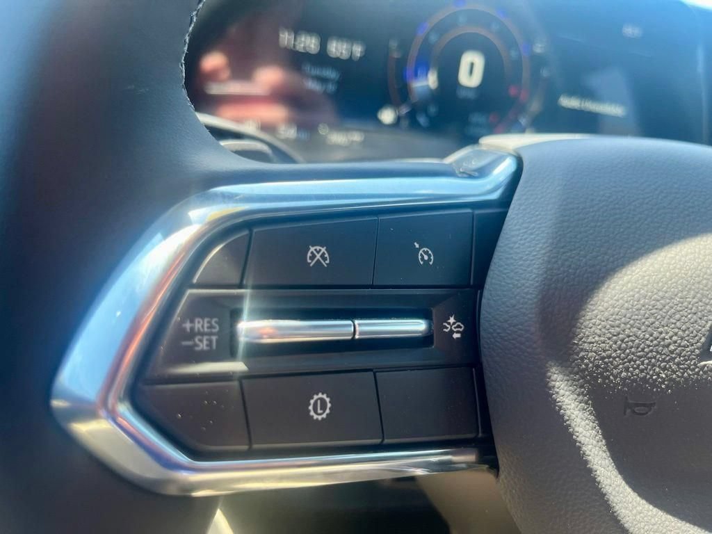 New 2026 Chevrolet Equinox LT w/ Safety and Technology Package AWD/4WD image 16