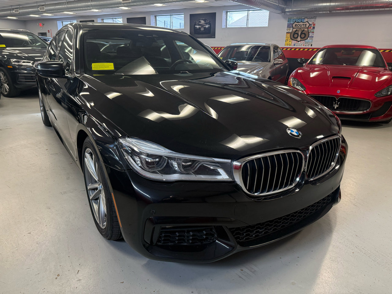 Used 2017 BMW 750i xDrive image 3