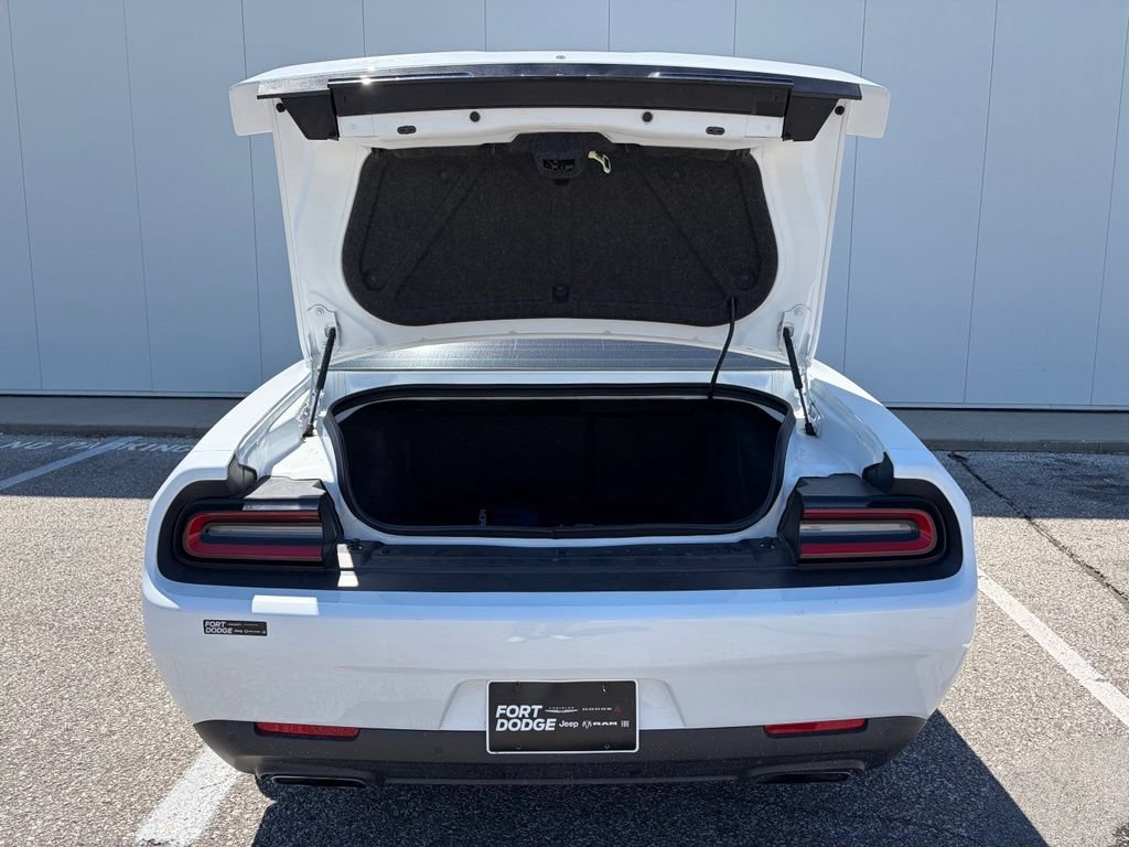 Used 2019 Dodge Challenger R/T RWD image 17