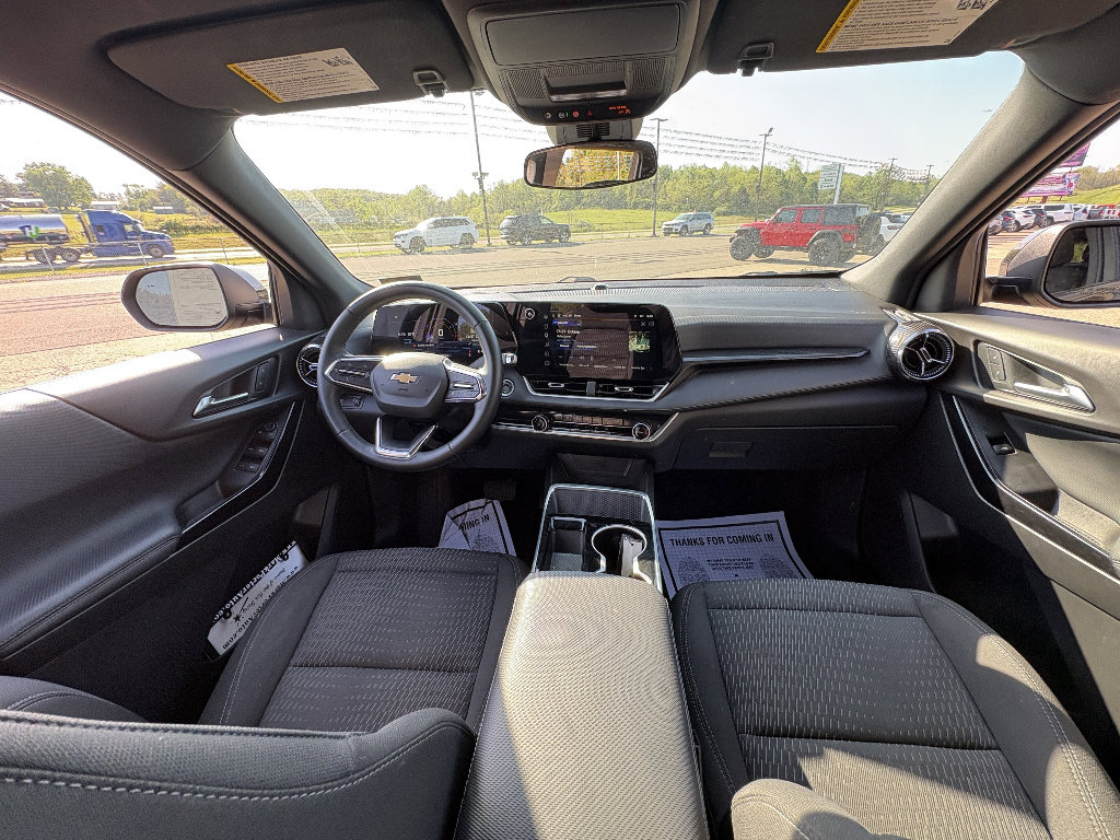 Used 2025 Chevrolet Equinox LT FWD image 21