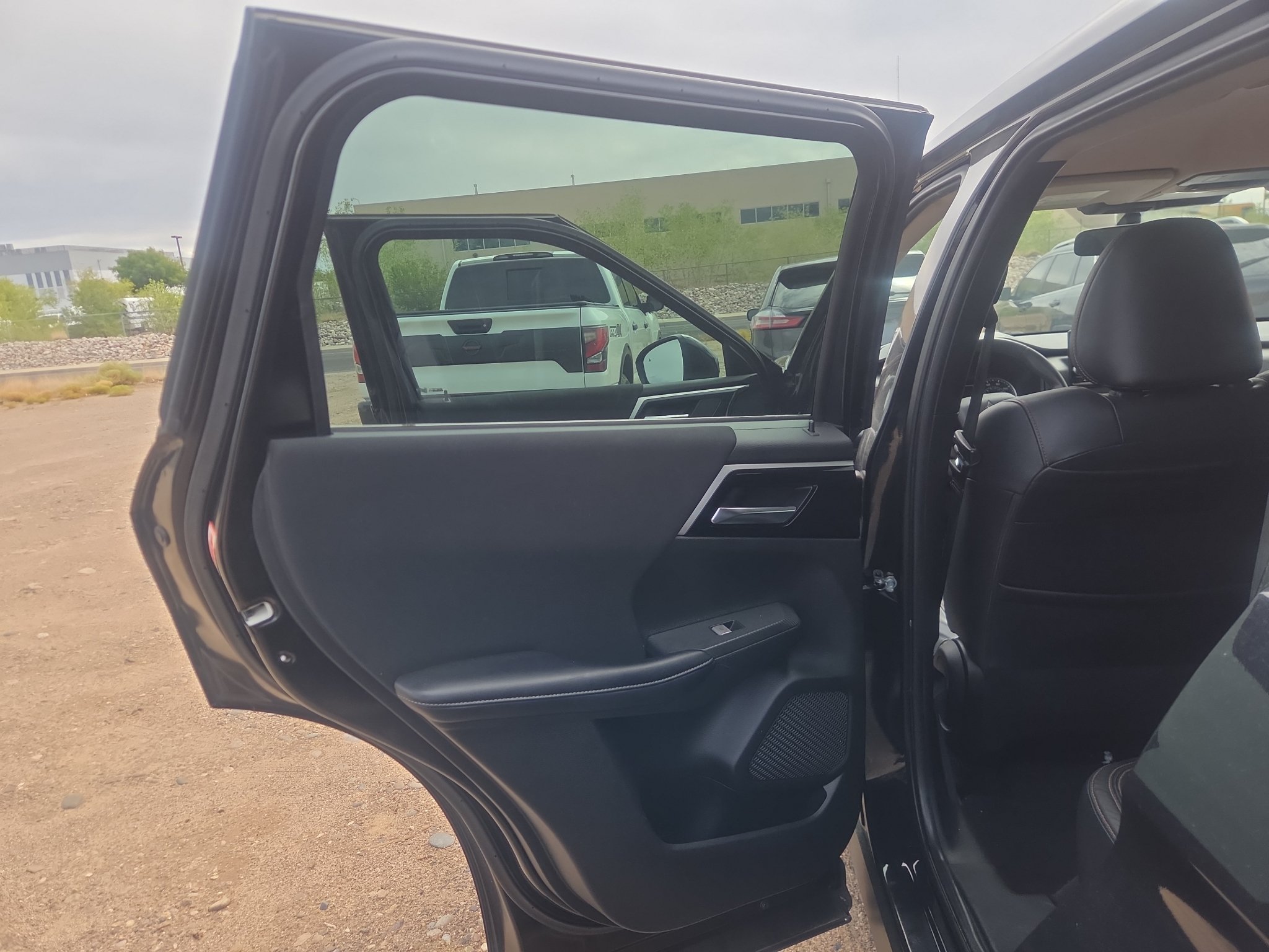 Used 2022 Mitsubishi Outlander ES AWD/4WD image 16