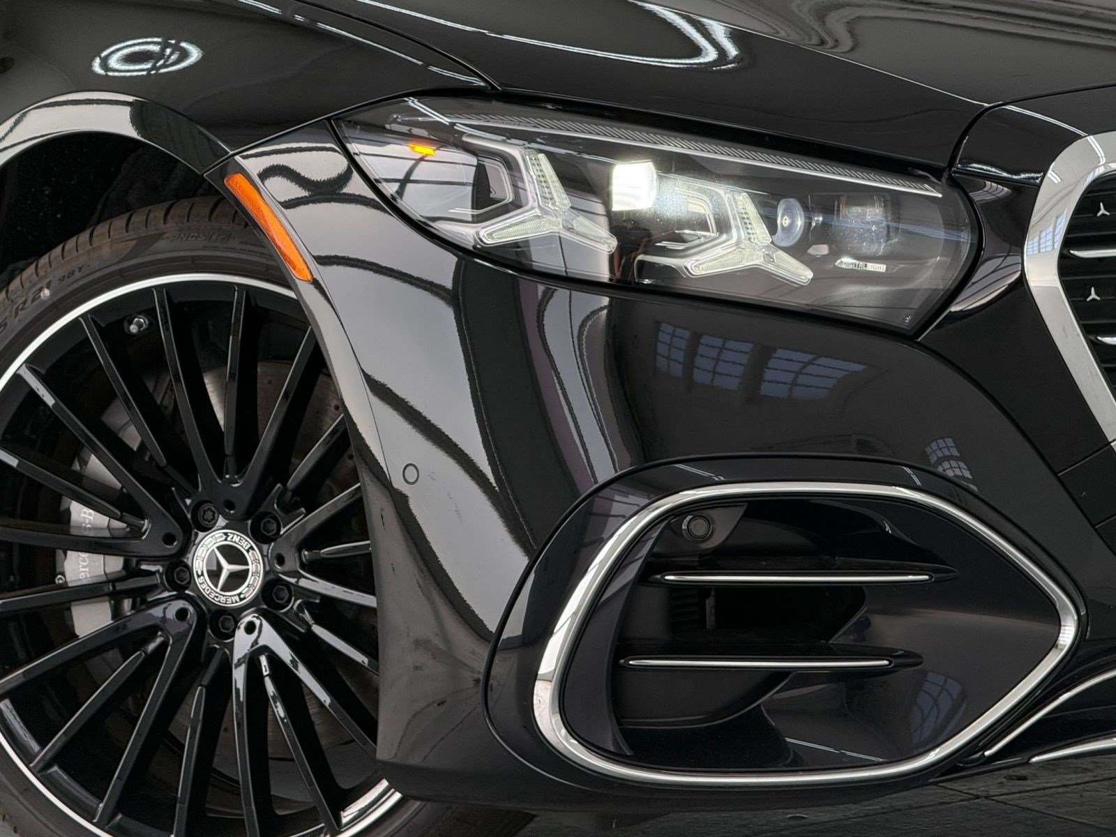 New 2027 Mercedes-Benz S 580 4MATIC Sedan image 10