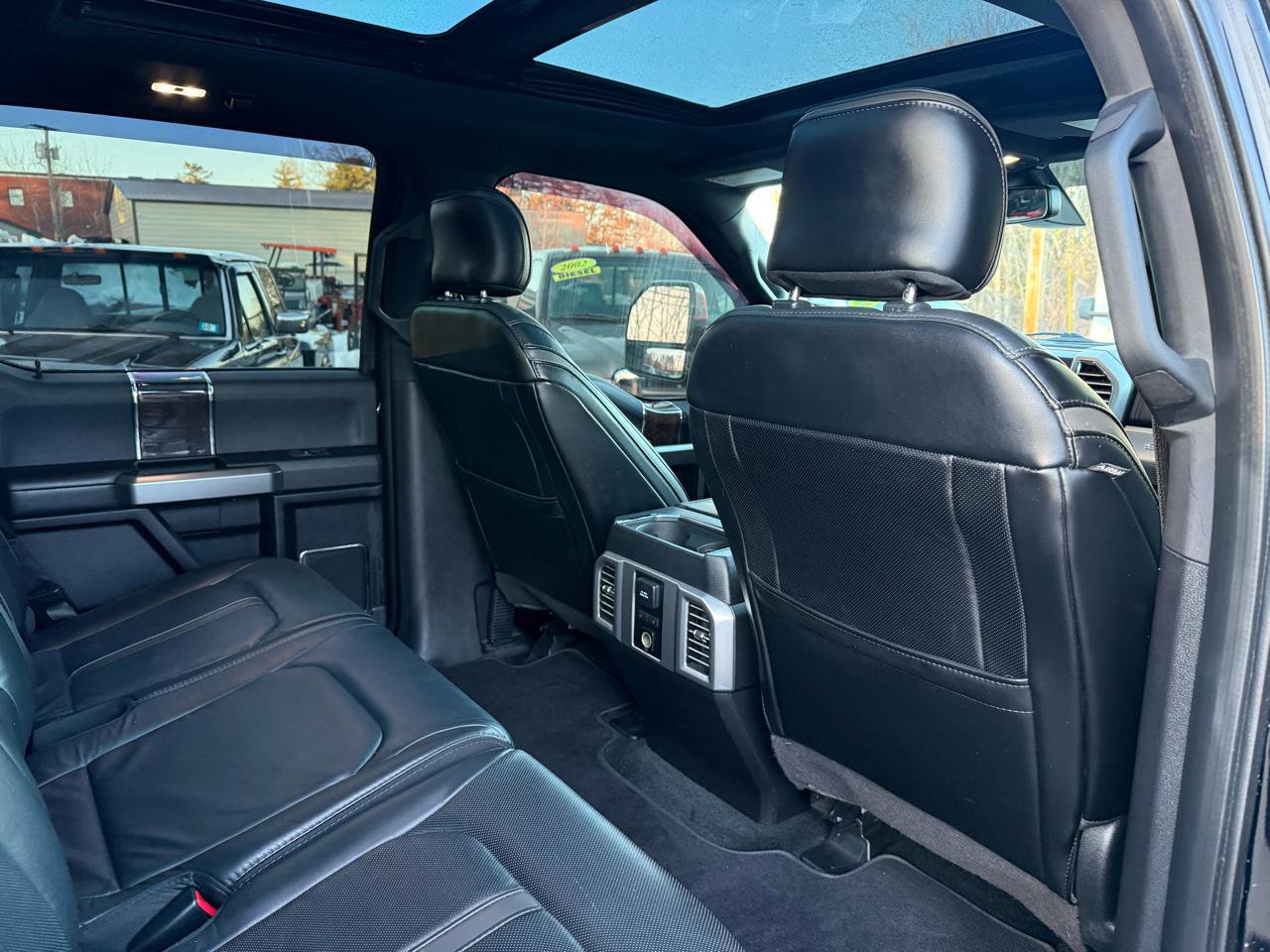 Used 2017 Ford F450 Platinum w/ Platinum Ultimate Package AWD/4WD image 31