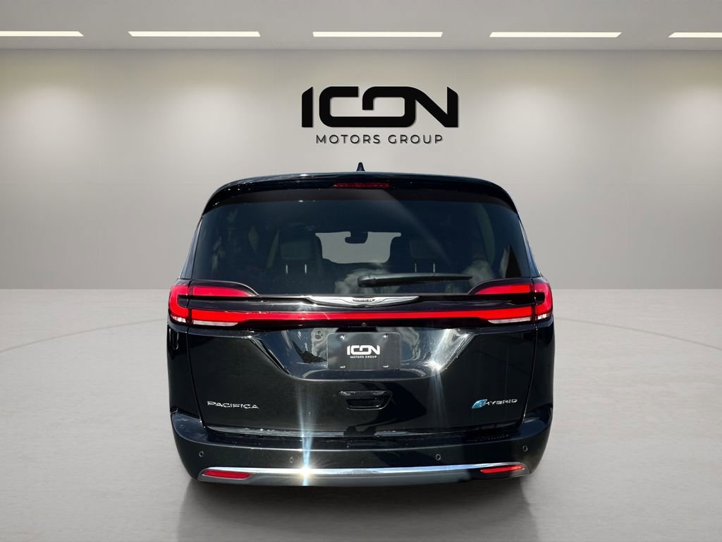Used 2024 Chrysler Pacifica Select image 6