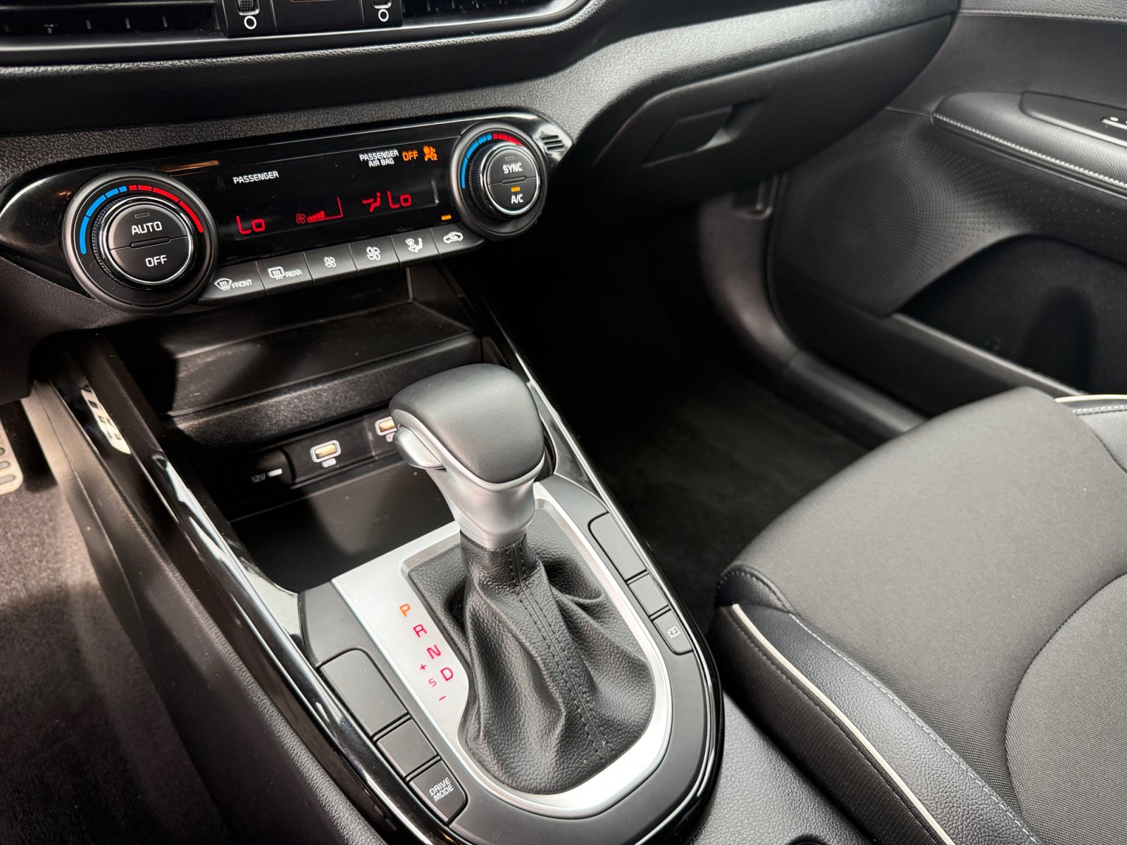 Used 2023 Kia Forte GT-Line w/ GT-Line Technology Package FWD image 13