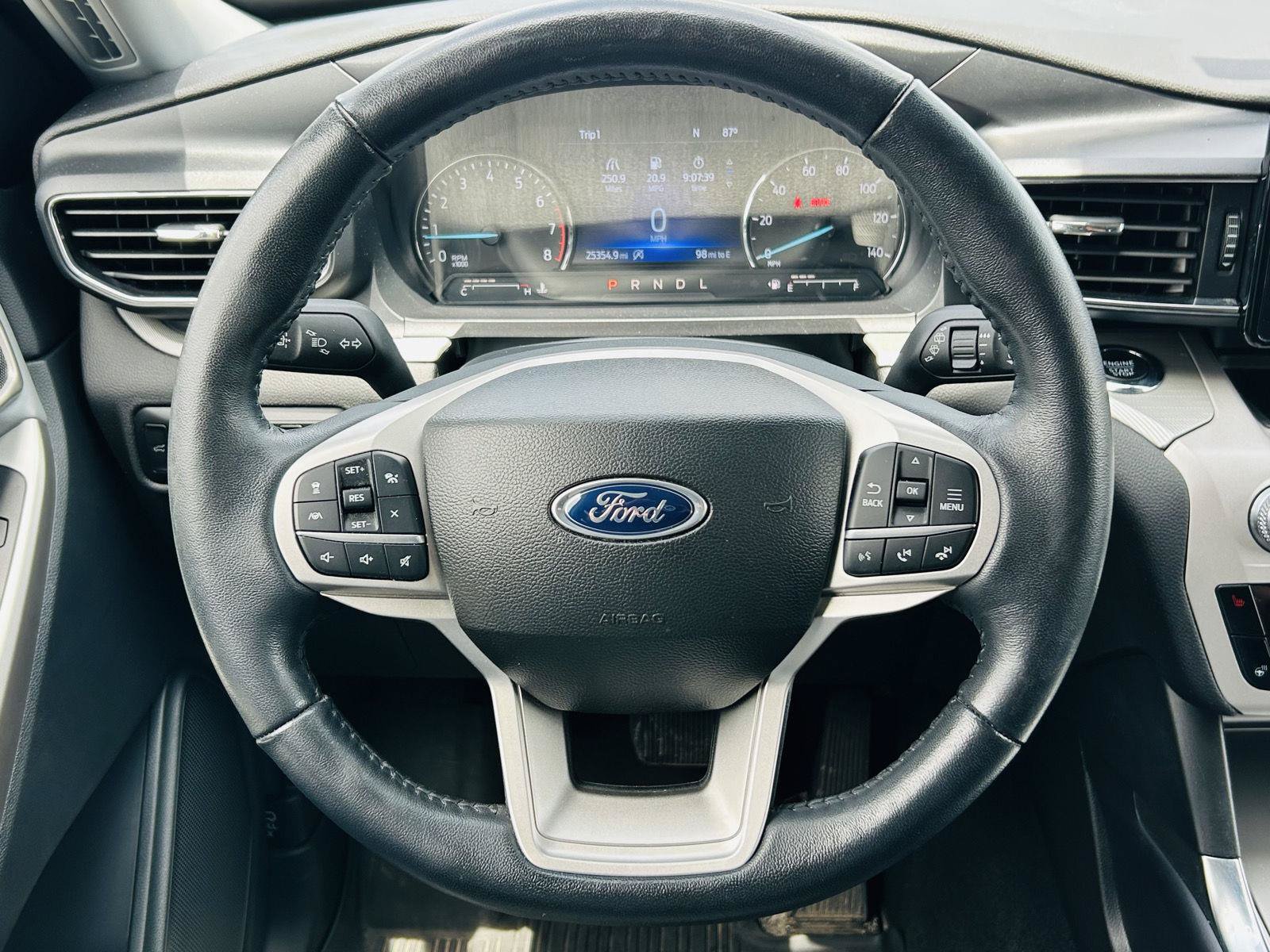 Used 2023 Ford Explorer XLT w/ Equipment Group 202A AWD/4WD image 18