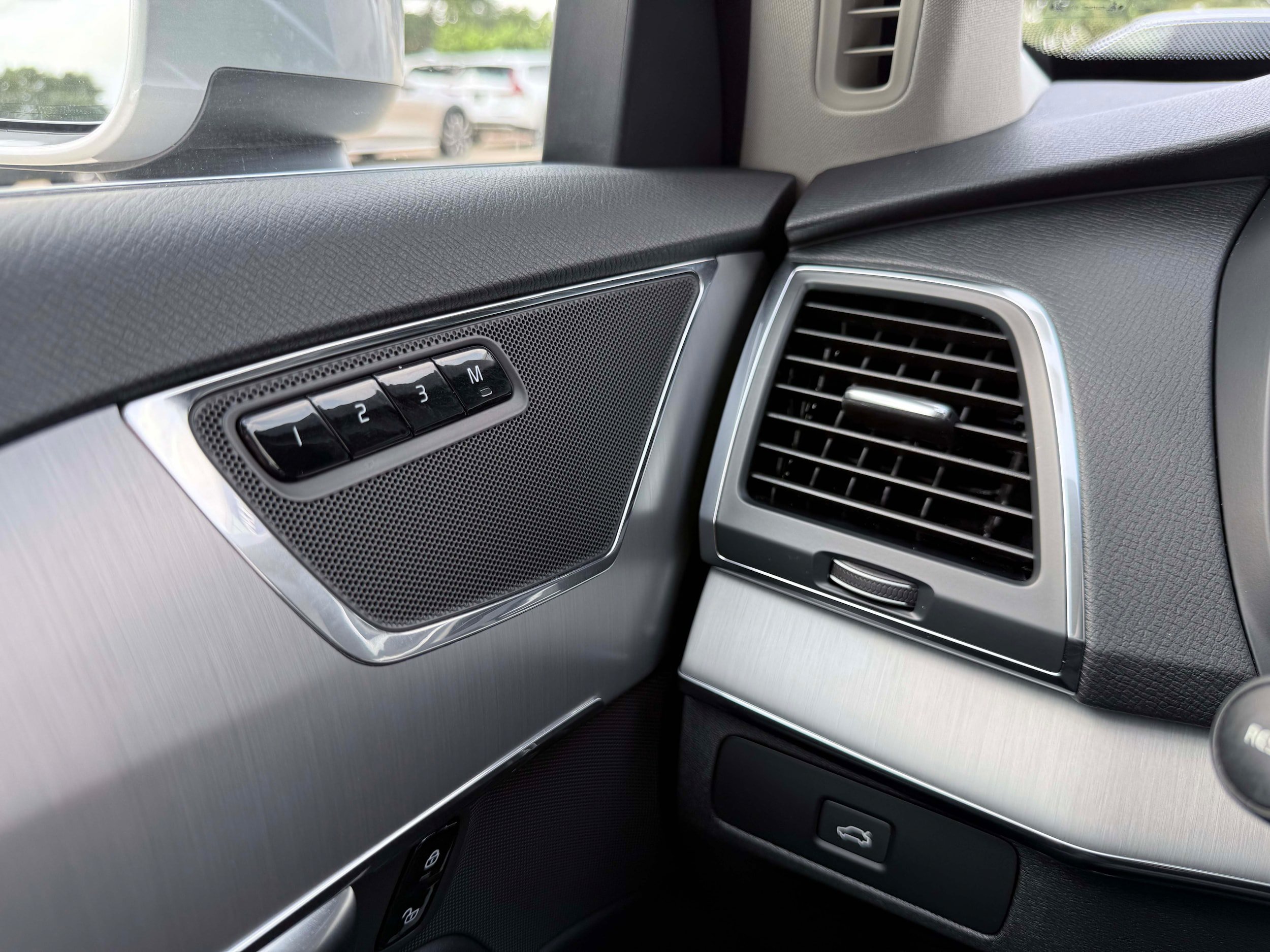Certified 2023 Volvo XC90 B5 Core w/ Protection Package Premier AWD/4WD image 20