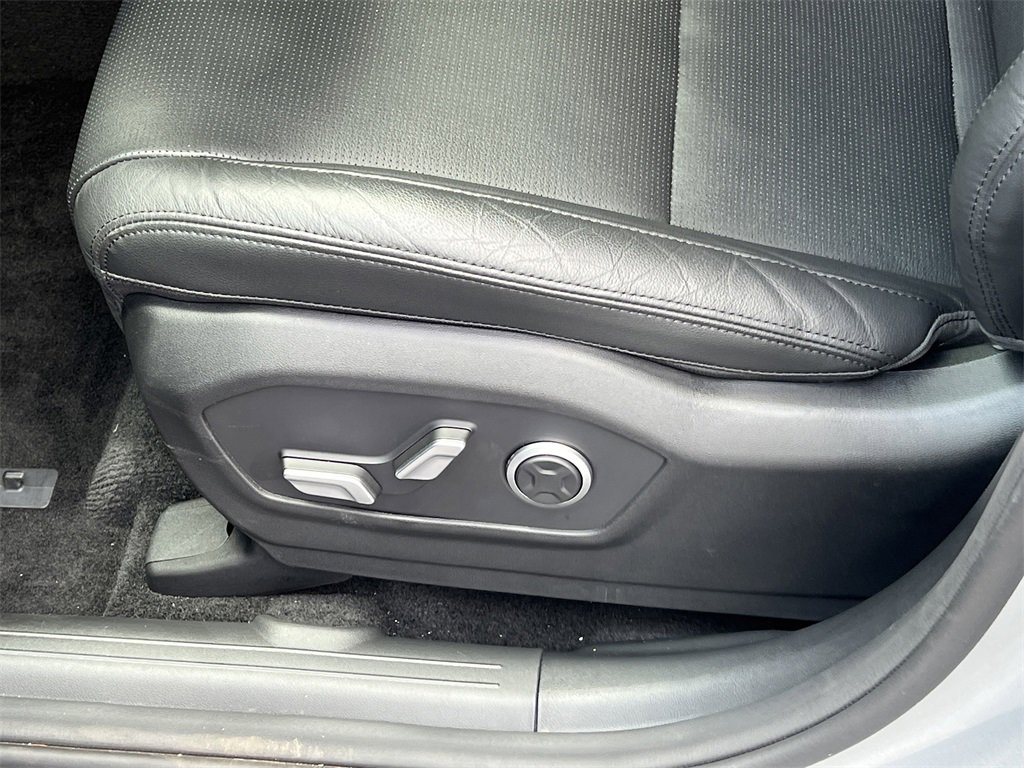 Used 2024 Hyundai Santa Fe Limited image 10