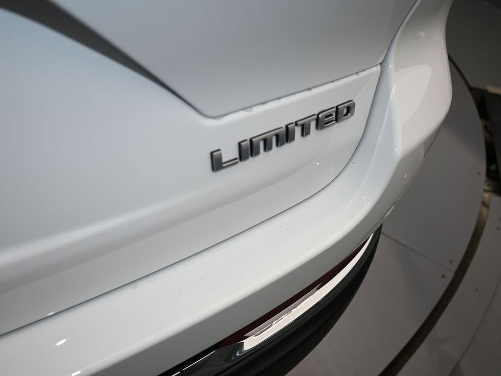 Used 2025 Jeep Grand Cherokee Limited image 34