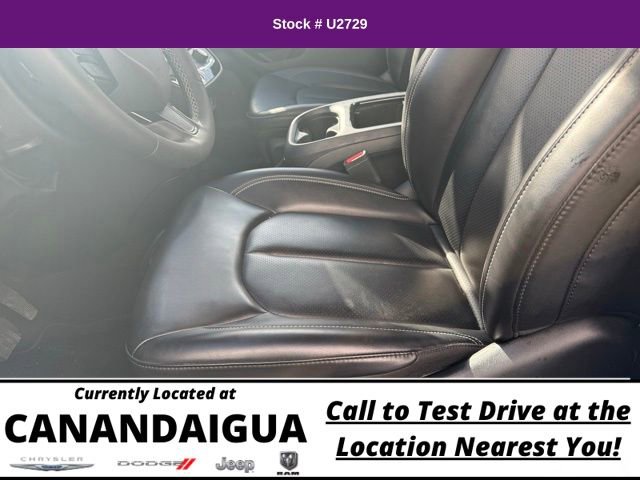Used 2023 Chrysler Pacifica Touring-L w/ S Appearance Package image 11