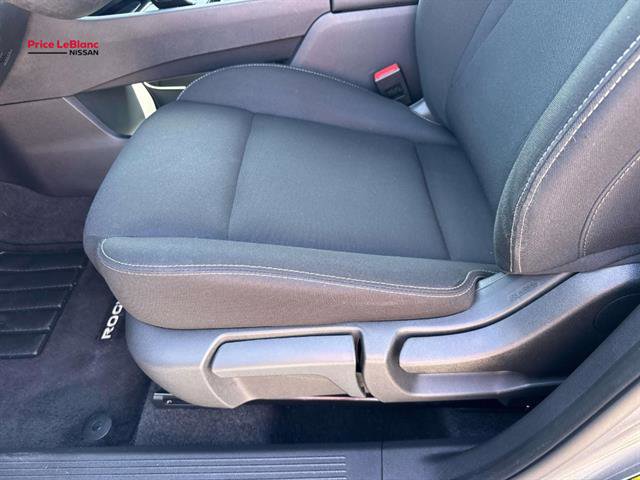 Used 2023 Nissan Rogue S image 32