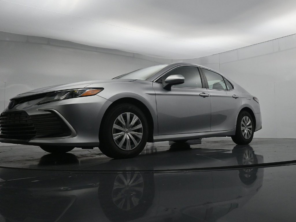 Used 2022 Toyota Camry LE FWD image 20