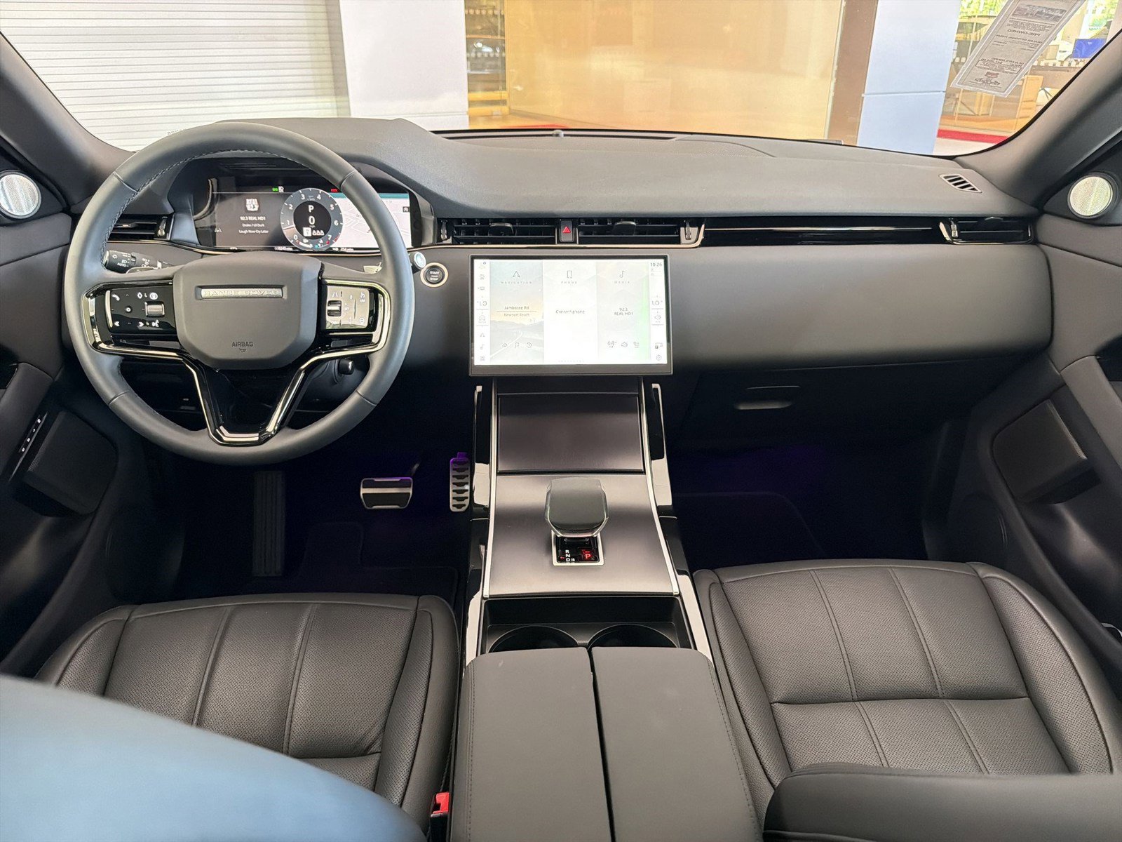 Certified 2026 Land Rover Range Rover Evoque Dynamic SE AWD/4WD image 17