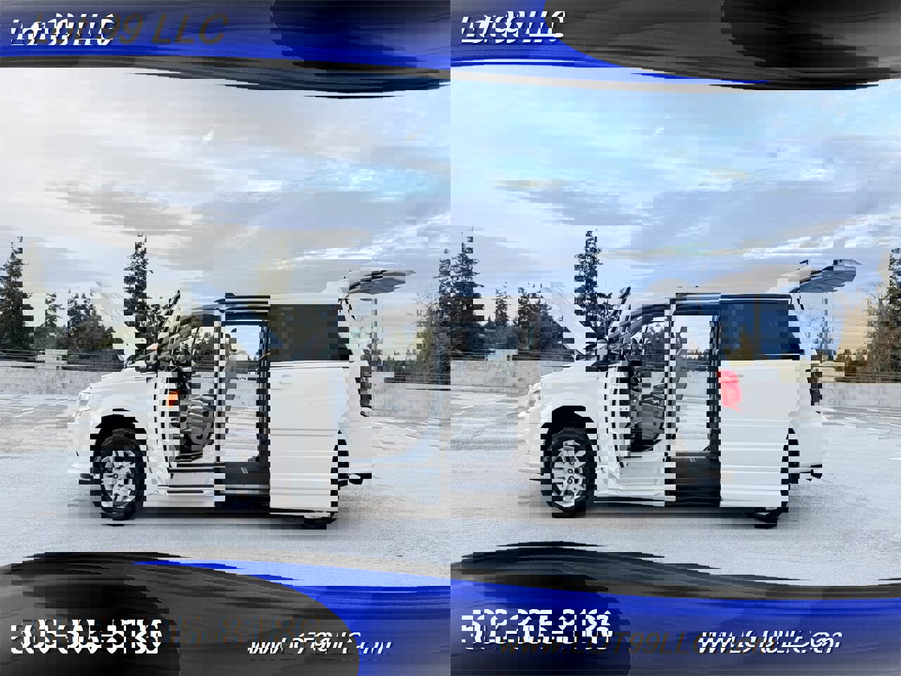 Used 2011 Dodge Grand Caravan Crew image 33