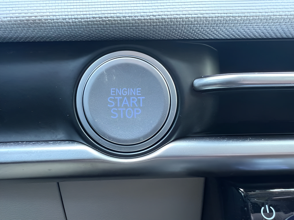 Certified 2025 Hyundai Tucson Limited FWD image 24