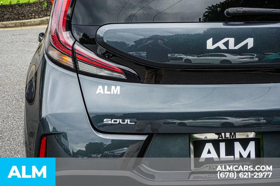 Used 2025 Kia Soul LX w/ LX Technology Package FWD image 14