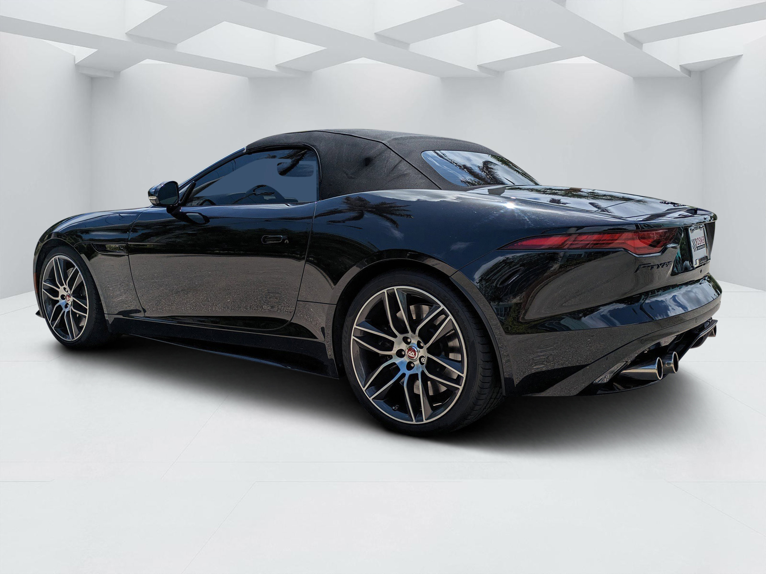 Used 2022 Jaguar F-TYPE R-Dynamic image 5