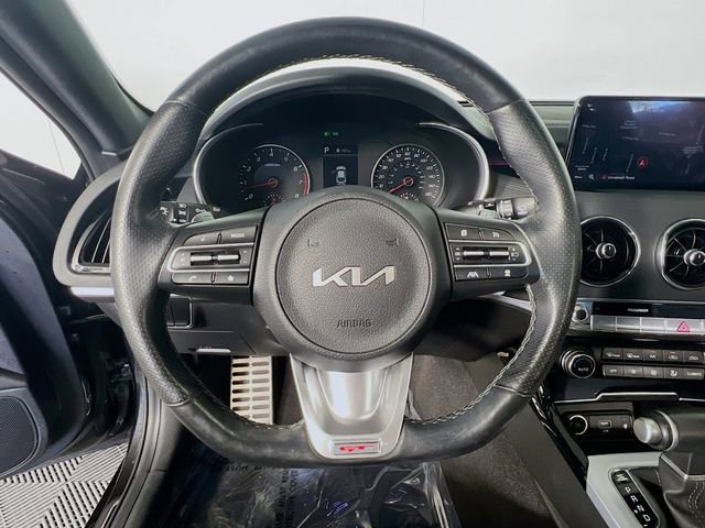 Used 2022 Kia Stinger GT1 AWD/4WD image 16