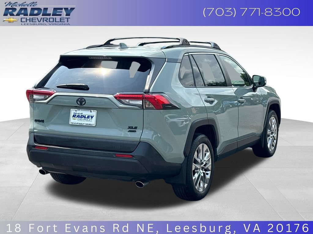 Used 2020 Toyota RAV4 XLE Premium AWD/4WD image 6