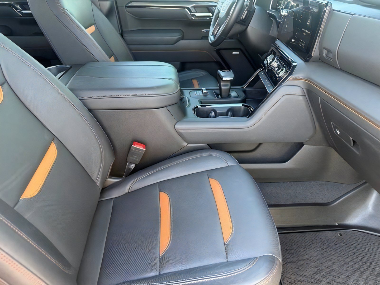 Used 2025 GMC Sierra 1500 AT4 w/ Technology Package AWD/4WD image 11